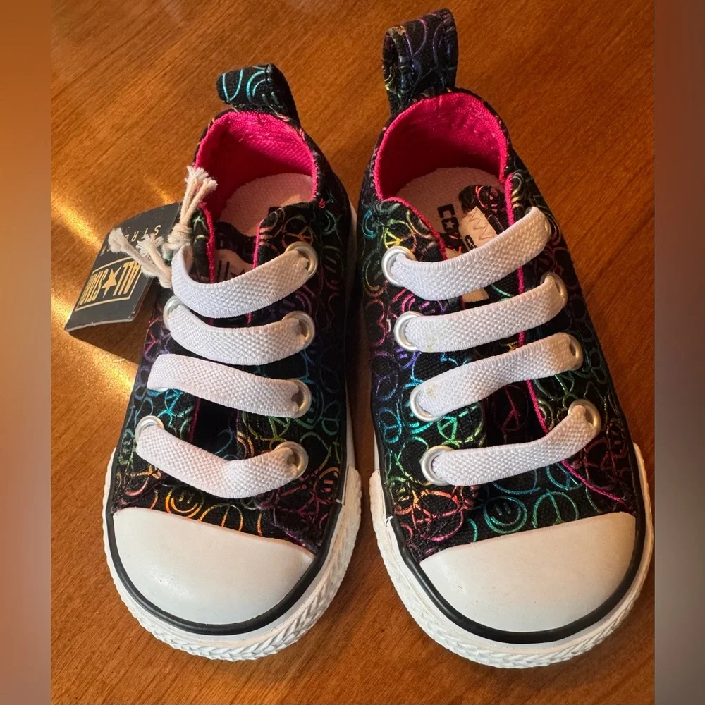 NWT Converse All Star Low Top Baby Shoes- Size 4